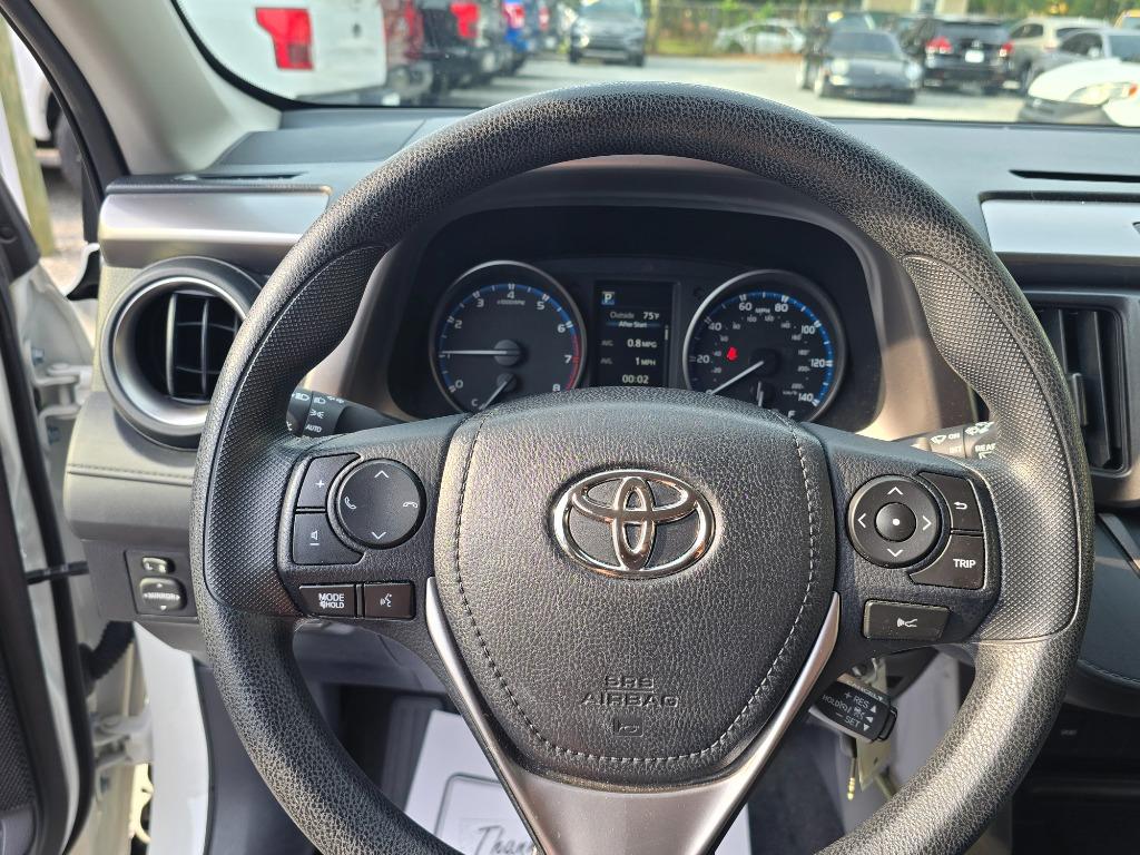 2017 Toyota RAV4 LE photo